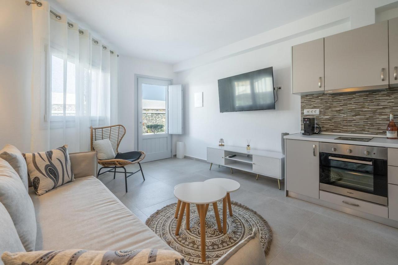 Sn Santorini Apartments Камарі Екстер'єр фото